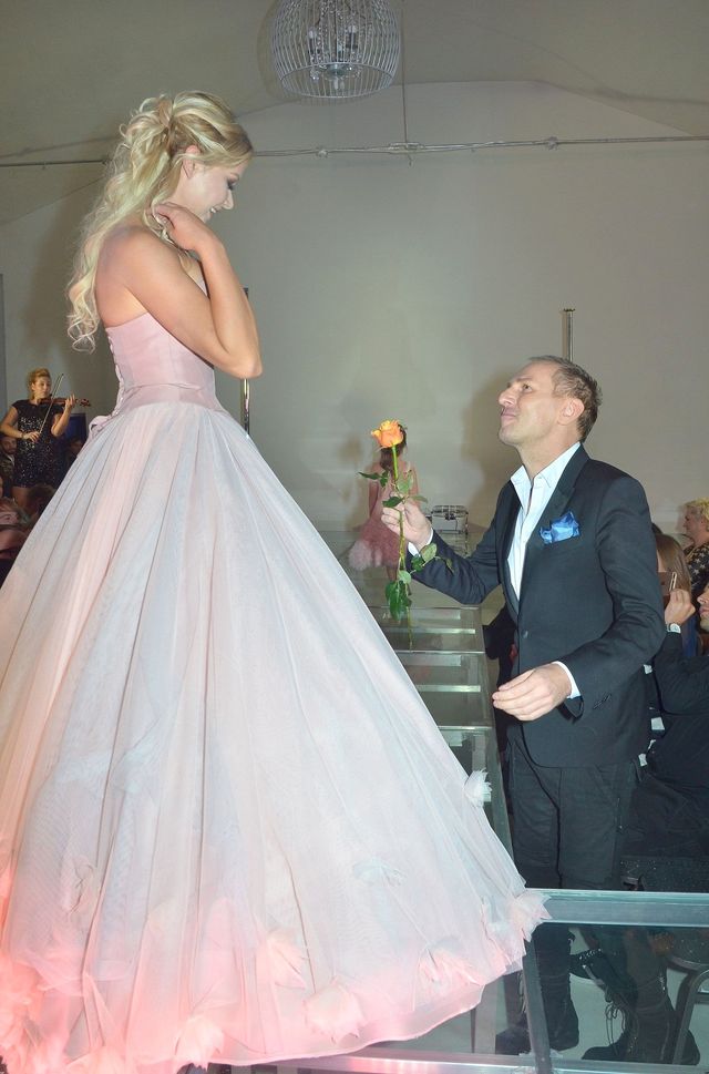 WOW! Ola Ciupa w balowej kreacji i pocałunki z Gojdziem (FOTO)