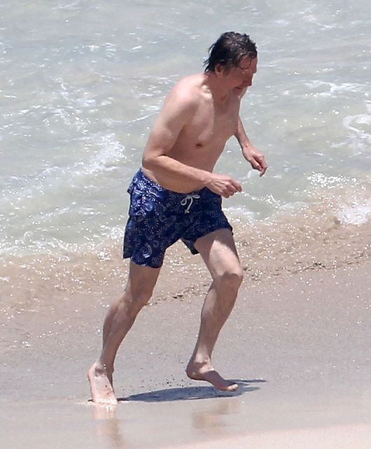 Gary Oldman wypoczywa z młodą żoną i synami (FOTO)