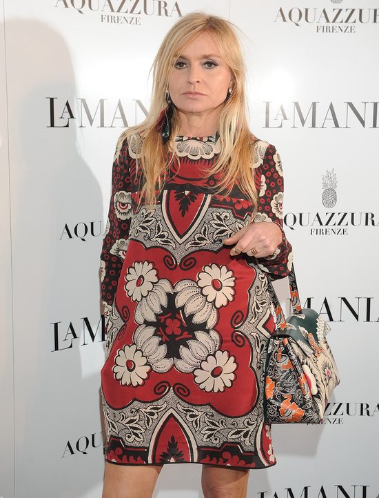 Wpadka Olejnik - rozpięła się jej bluzka (FOTO) Wpadka Olejnik - rozpięła się jej bluzka (FOTO)