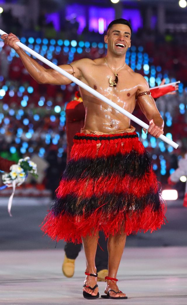 Topless na mrozie - sportowiec z Tongi gwiazdą Olimpiady w Pjongczang Topless na mrozie - sportowiec z Tongi gwiazdą Olimpiady w Pjongczang