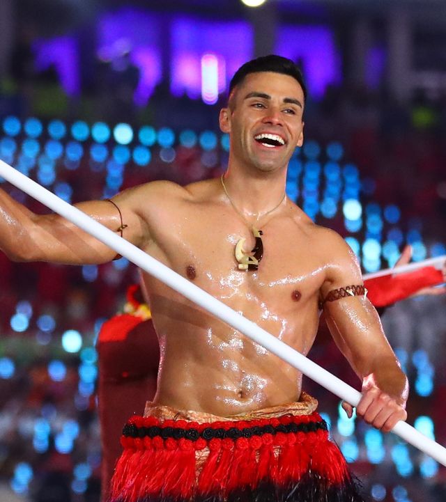 Topless na mrozie - sportowiec z Tongi gwiazdą Olimpiady w Pjongczang Topless na mrozie - sportowiec z Tongi gwiazdą Olimpiady w Pjongczang