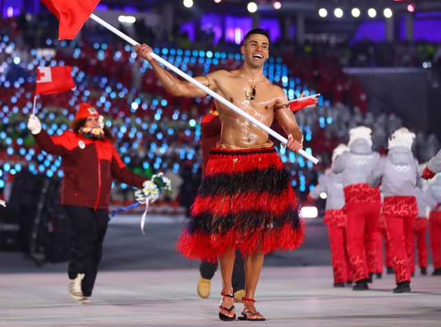 Topless na mrozie - sportowiec z Tongi gwiazdą Olimpiady w Pjongczang Topless na mrozie - sportowiec z Tongi gwiazdą Olimpiady w Pjongczang