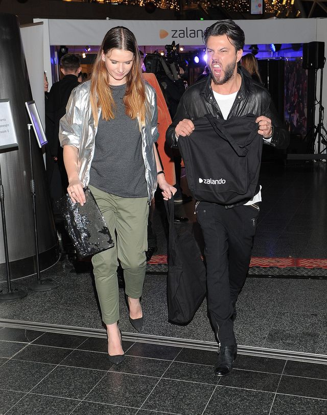 Malinowska i Janiak pokazali dzieci w reklamie: Kasa, kasa...