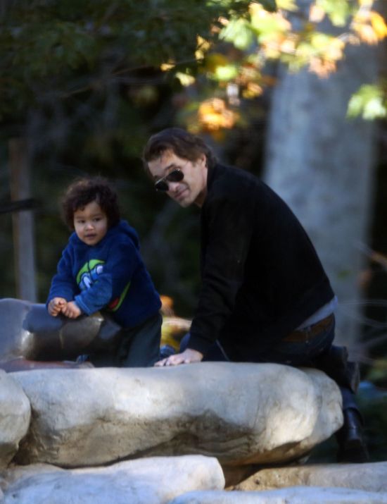 Rozwód rodziców wyjdzie mu na dobre? (FOTO)