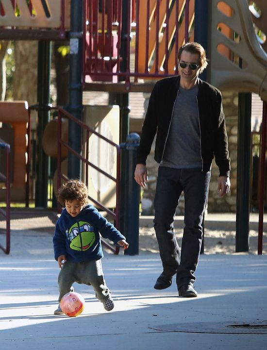 Rozwód rodziców wyjdzie mu na dobre? (FOTO)