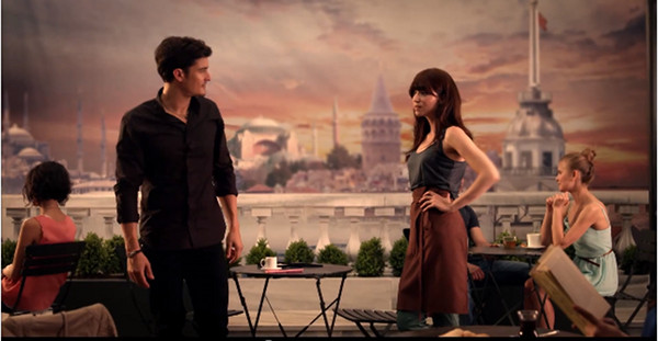 Orlando Bloom reklamuje lody (VIDEO)