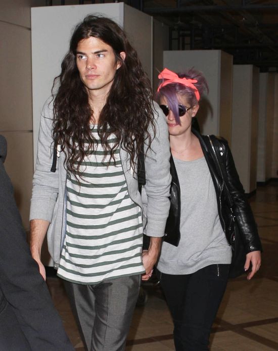 Fioletowe włosy i różowa chustka Fioletowe włosy i różowa chustka