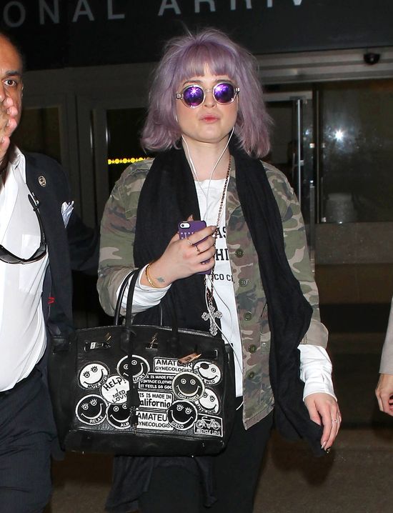 Co się stało z perfekcyjnym bobem Kelly Osbourne? (FOTO)