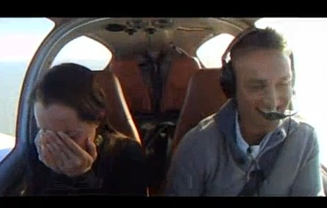 Romantyczne oświadczyny w przestworzach (VIDEO)