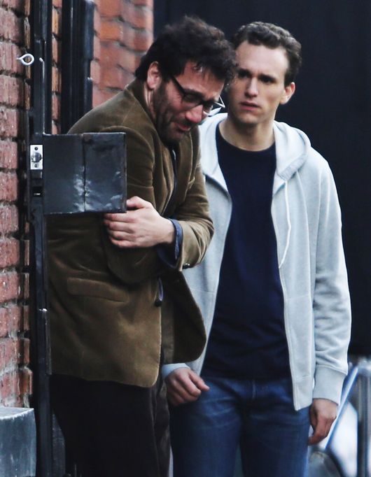 Clive Owen ukrywa łzy (FOTO)