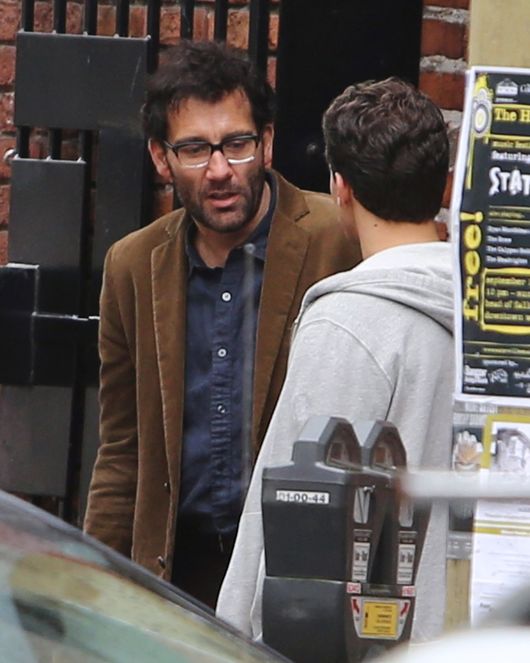 Clive Owen ukrywa łzy (FOTO)