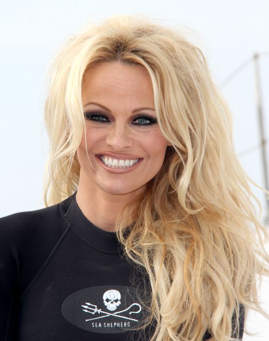Pamela Anderson: Aż tak nie zwiotczałam! (FOTO) Pamela Anderson: Aż tak nie zwiotczałam! (FOTO)