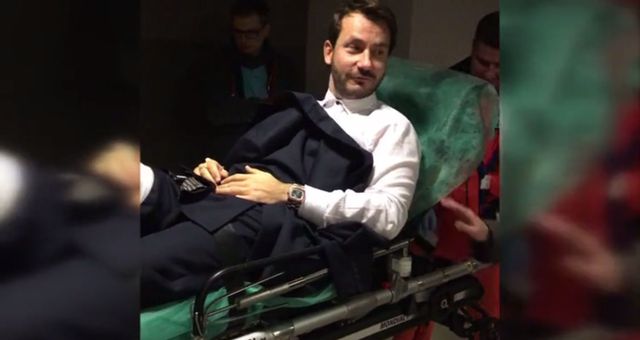 Prowadzący Państwo w Państwie złamał nogę na wizji (VIDEO)