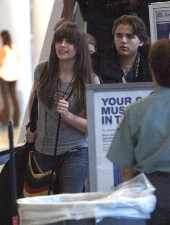 Paris Jackson poszła w ślady Miley Cyrus? (FOTO) Paris Jackson poszła w ślady Miley Cyrus? (FOTO)