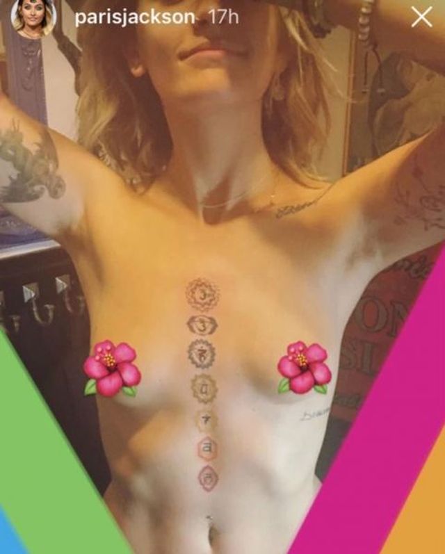 Paris Jackson dumnie pozuje topless. A ma ku temu powód