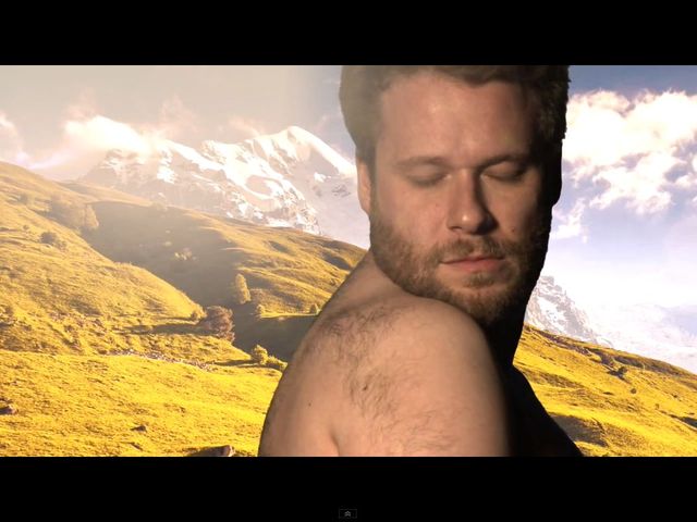 Kim Kardashian z włosami na plecach? [VIDEO]