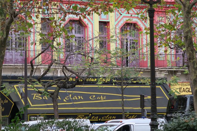 Paryż opłakuje swoje dzieci (FOTO) Paryż opłakuje swoje dzieci (FOTO)