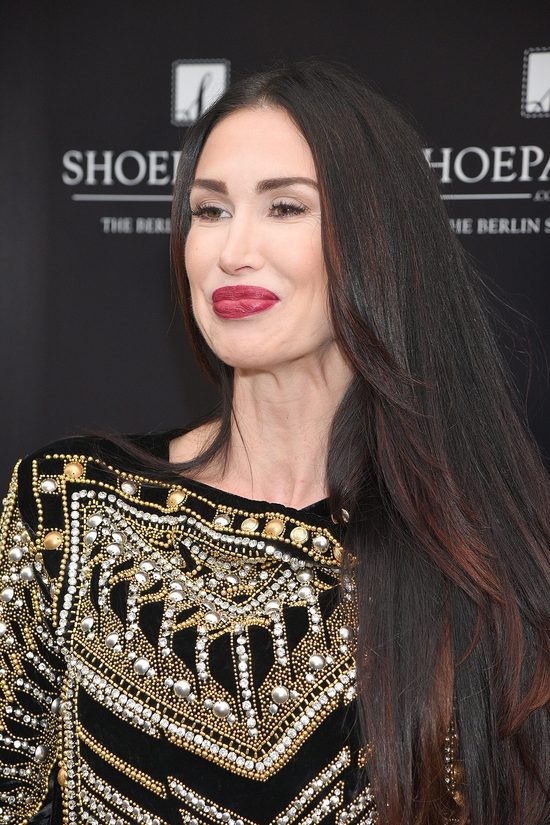 To uśmiech satysfakcji posiadaczki bluzki za 1400 złotych?