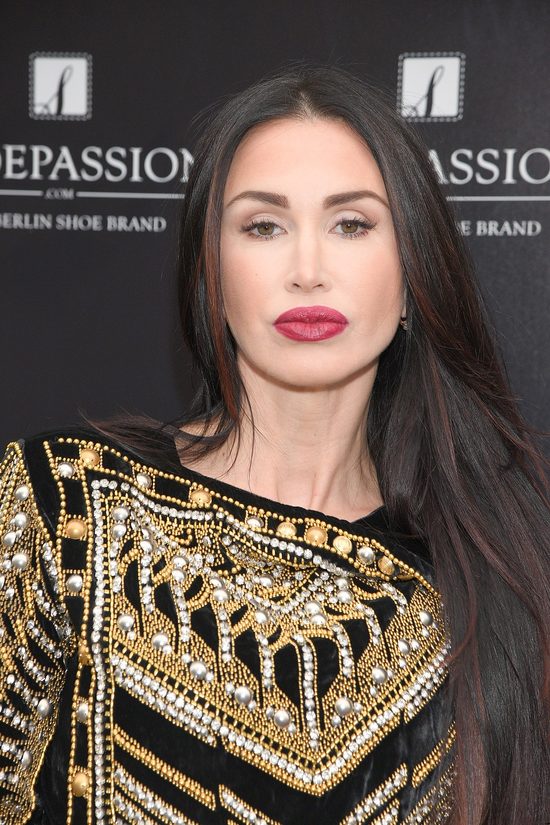 To uśmiech satysfakcji posiadaczki bluzki za 1400 złotych?