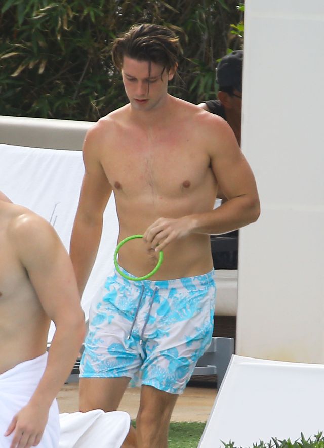 Jak Patrick Schwarzenegger zarabia na życie? Jak Patrick Schwarzenegger zarabia na życie?