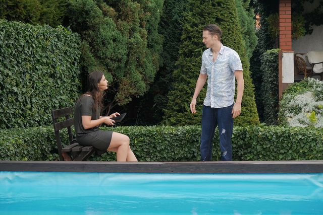 Patryk Pniewski w gorących scenach na basenie (ZDJĘCIA)