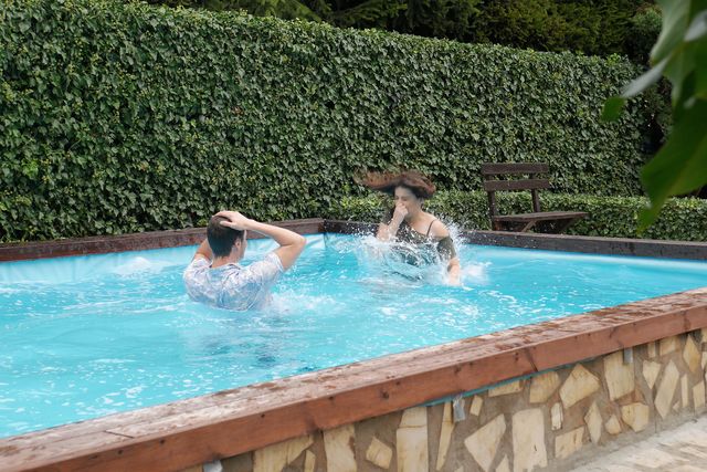 Patryk Pniewski w gorących scenach na basenie (ZDJĘCIA)