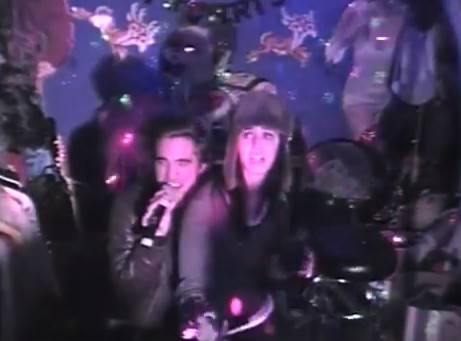 Pijani Robert Pattinson i Katy Perry śpiewają razem karaoke 