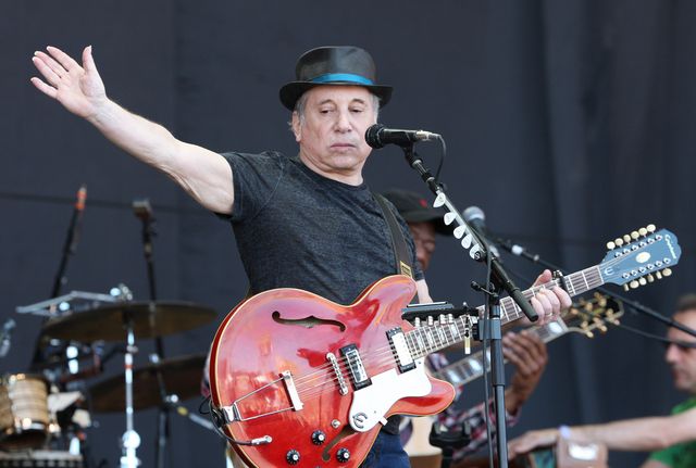 Wybitny muzyk, Paul Simon, został aresztowany