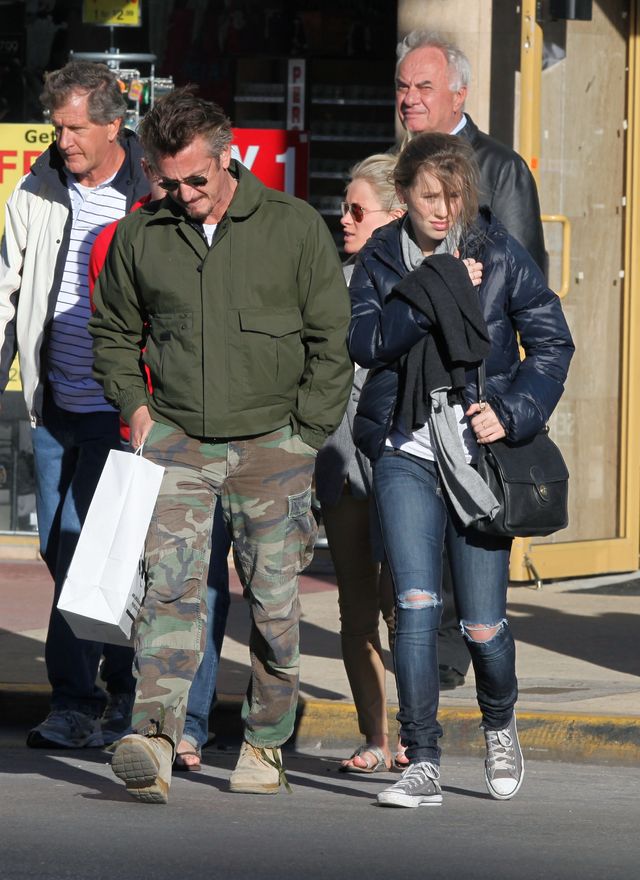 Córka Seana Penna mówi, co jest cudownego w dziewczynie ojca