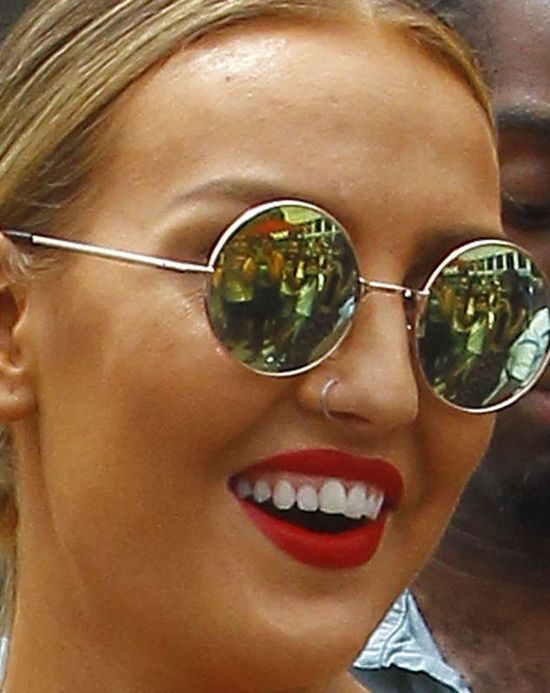 Nie widzieliśmy jej z aparatem, a nagle jej zęby wyprostowały się 