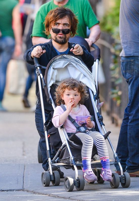 Peter Dinklage przyłapany z córeczką (FOTO)