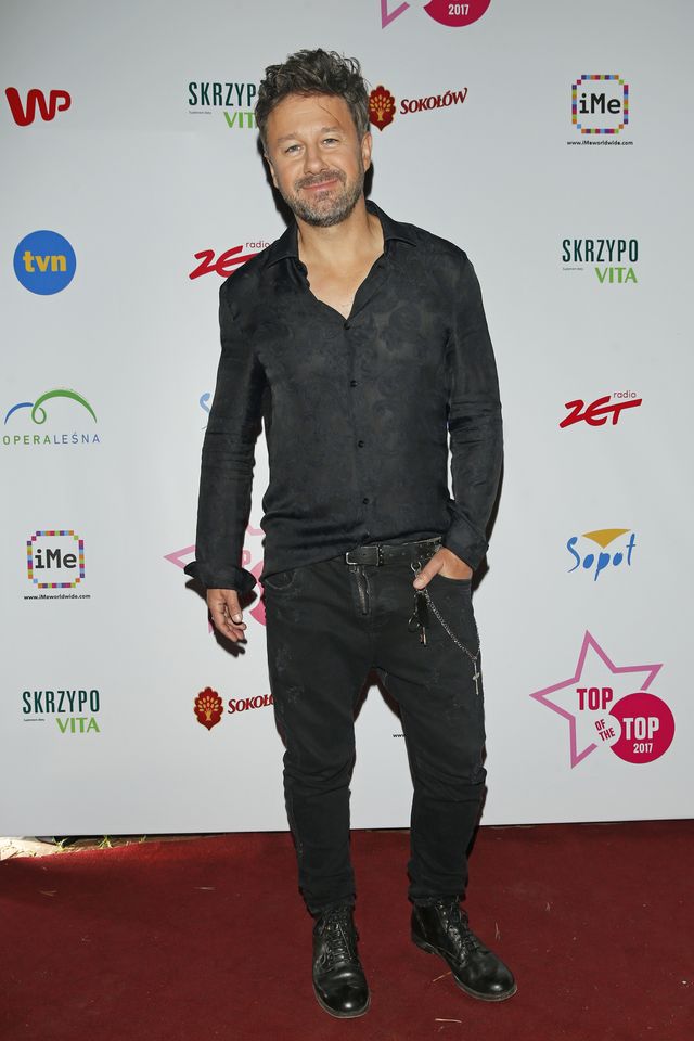 Andrzej Piaseczny poprowadził do ślubu siostrę (ZDJĘCIA)