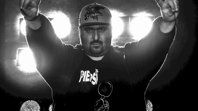 Piersi pokazały zapowiedź nowego teledysku (VIDEO) Piersi pokazały zapowiedź nowego teledysku (VIDEO)