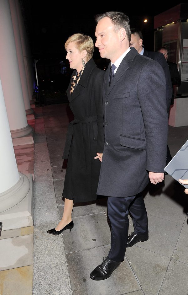 To zdjęcie CAŁUJĄCEJ SIĘ pary prezydenckiej utnie wszystkie plotki