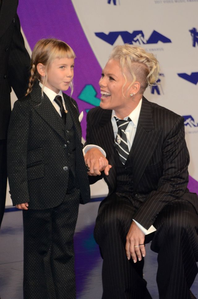 6-letnia córka Pink z rodzicami na gali MTV VMA (ZDJĘCIA)