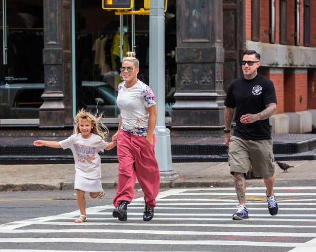Pink z córką Willow i mężem w doskonałych humorach (ZDJĘCIA)