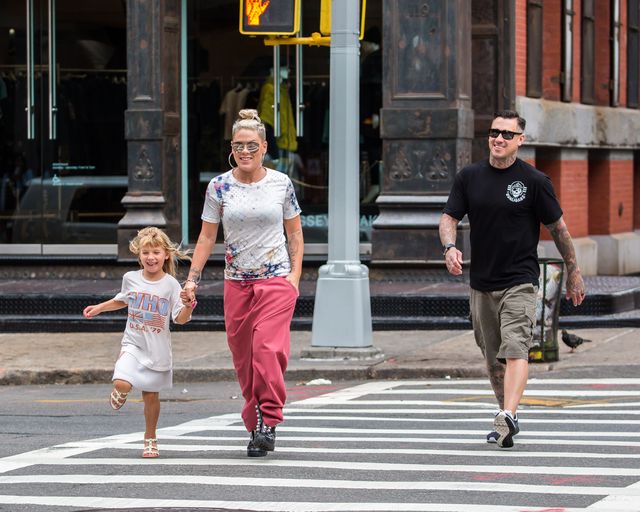 Pink z córką Willow i mężem w doskonałych humorach (ZDJĘCIA)