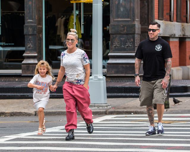 Pink z córką Willow i mężem w doskonałych humorach (ZDJĘCIA)
