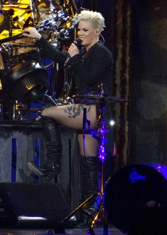 Pink podczas koncertów pokazuje nagie krocze? (FOTO)