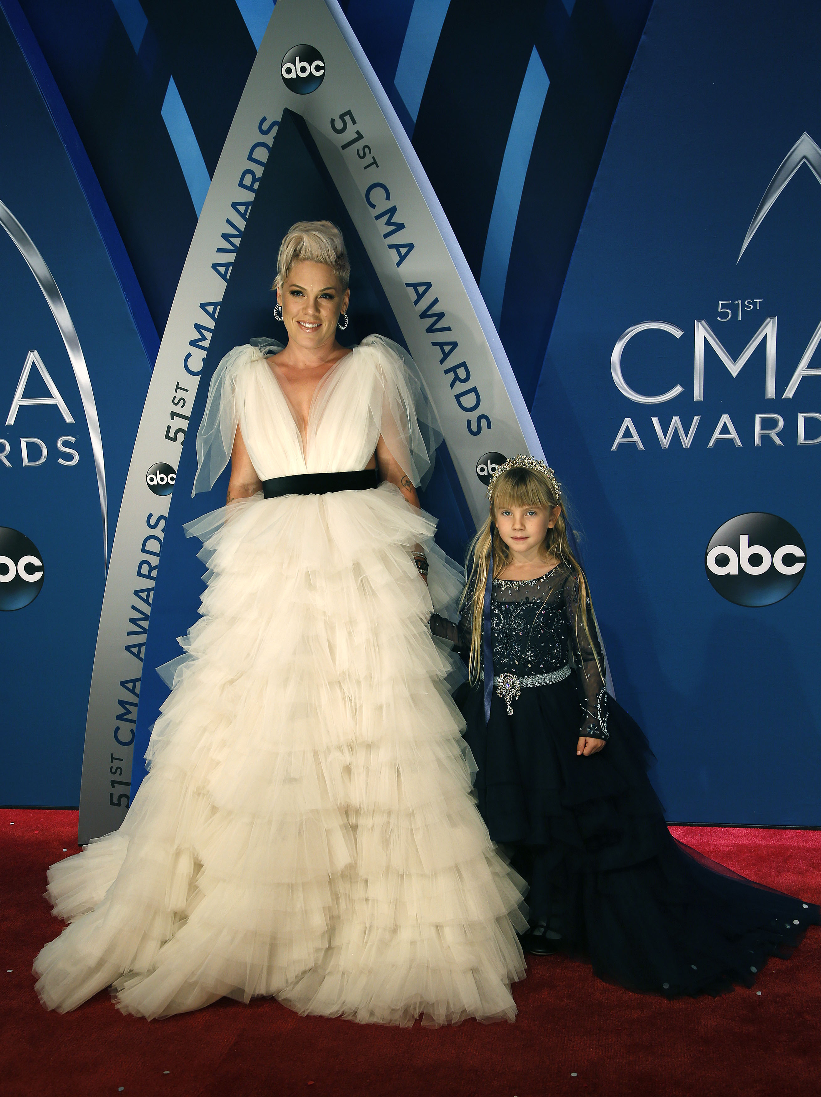 Nietypowe metody wychowawcze Pink. Nie narzuca swoim dzieciom PŁCI