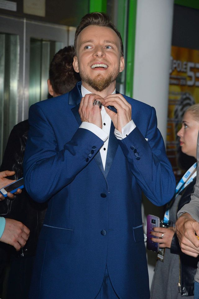 Tak wyglądał na swojej studniówce, dziś ten gwiazdor kończy 38 lat (ZDJĘCIA) Tak wyglądał na swojej studniówce, dziś ten gwiazdor kończy 38 lat (ZDJĘCIA)