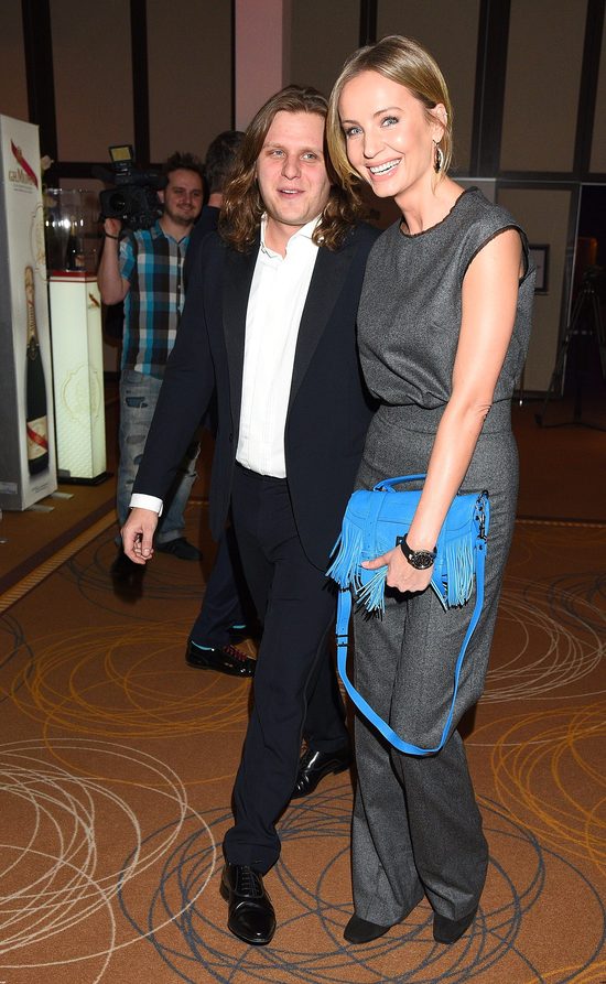 Piotr Woźniak Starak po ślubie z Agnieszką Szulim pokazał obrączkę (Instagram) Piotr Woźniak Starak po ślubie z Agnieszką Szulim pokazał obrączkę (Instagram)