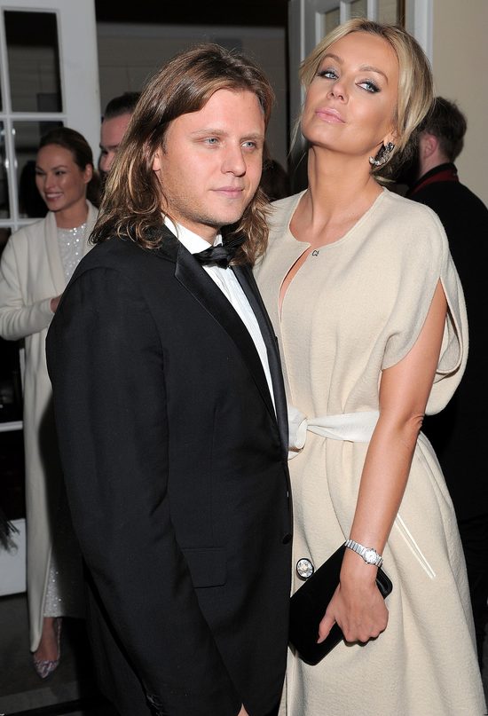 Piotr Woźniak Starak po ślubie z Agnieszką Szulim pokazał obrączkę (Instagram) Piotr Woźniak Starak po ślubie z Agnieszką Szulim pokazał obrączkę (Instagram)