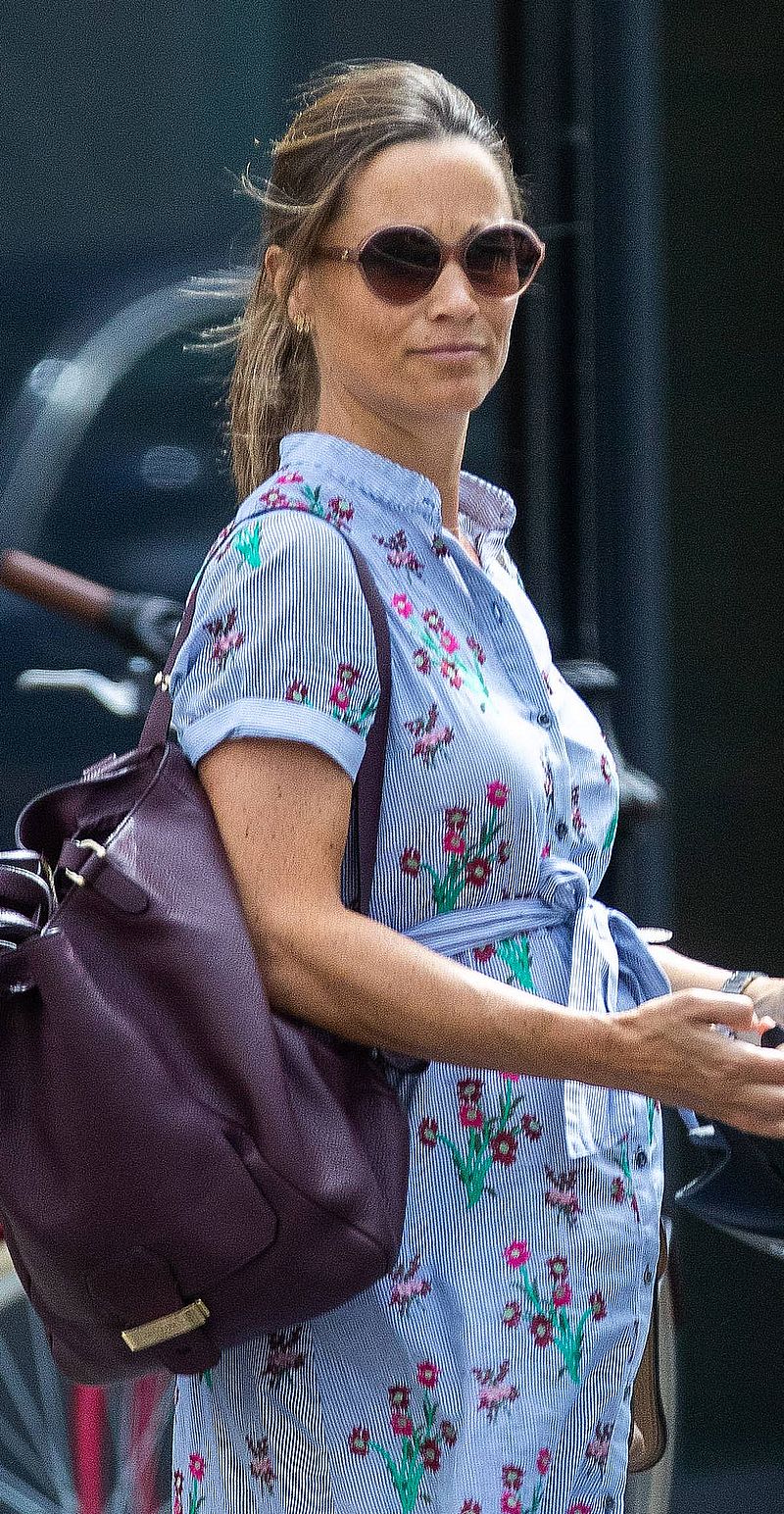 Pippa Middleton na rowerze z DUŻYM ciążowym brzuszkiem (ZDJĘCIA)