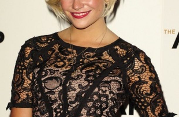 Pixie Lott w ekstremalnej mini z koronki (FOTO)