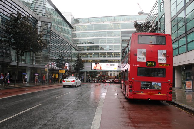Iga Wyrwał pozuje z niepełnosprawną modelką (FOTO) Iga Wyrwał pozuje z niepełnosprawną modelką (FOTO)
