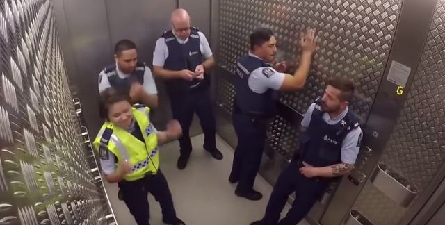 Ile wyświetleń? Internauci nie mogą przestać odtwarzać tego filmiku!