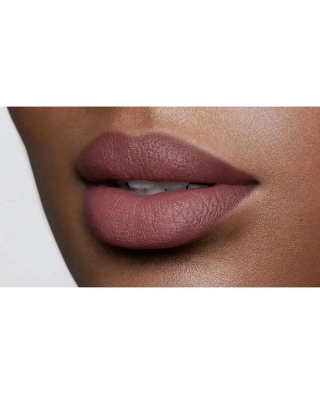 Oto ULUBIONA pomadka Meghan Markle (ZDJĘCIA)