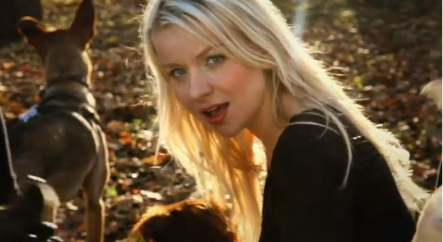 Pola Pospieszalska nagrała klip dla bezdomnych zwierząt 