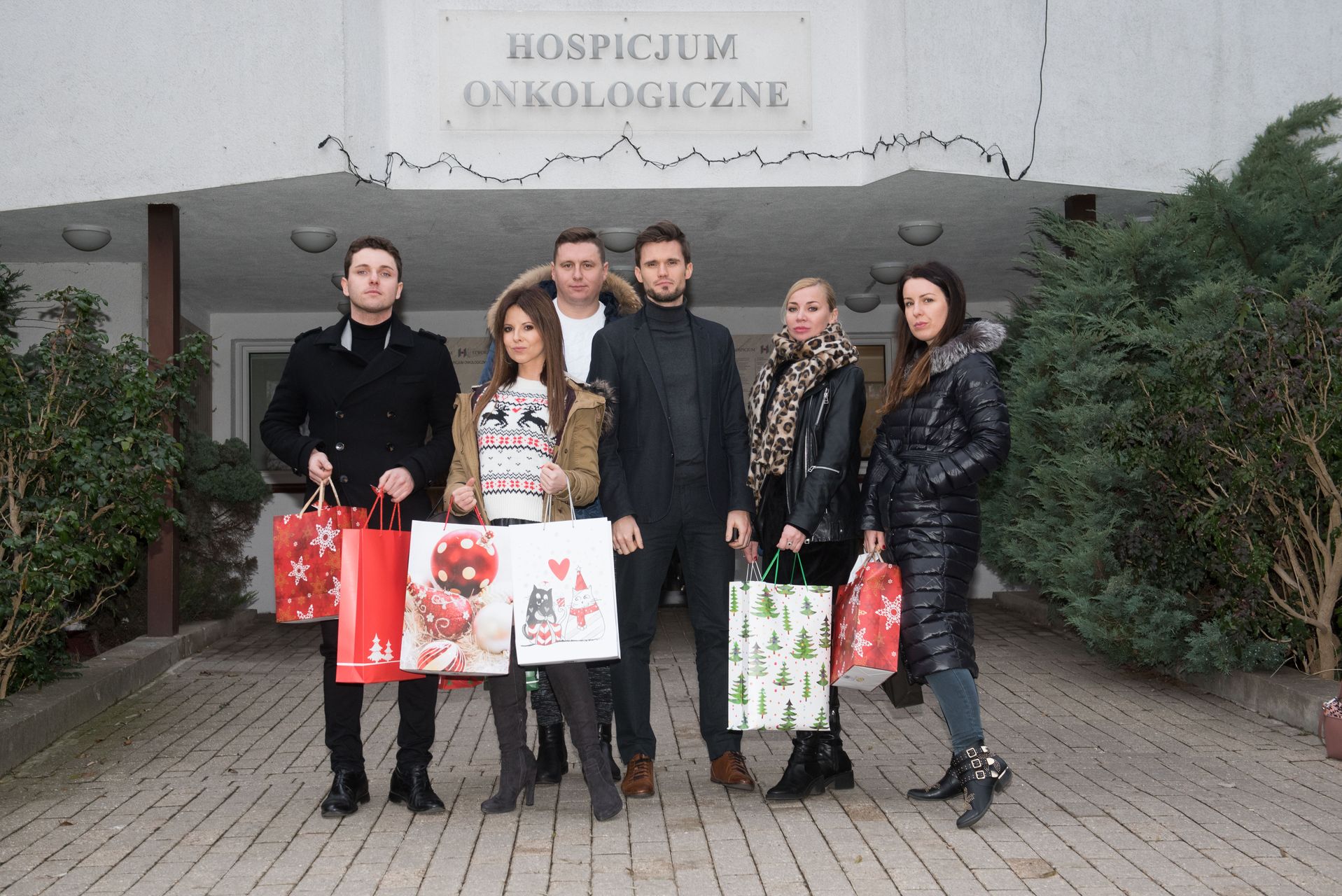 Gwiazdy przywiozły dary do Hospicjum - my też możemy pomóc